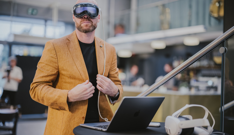 Večer budoucnosti: AI & inovace v srdci Hradce propojil technologii, byznys i město