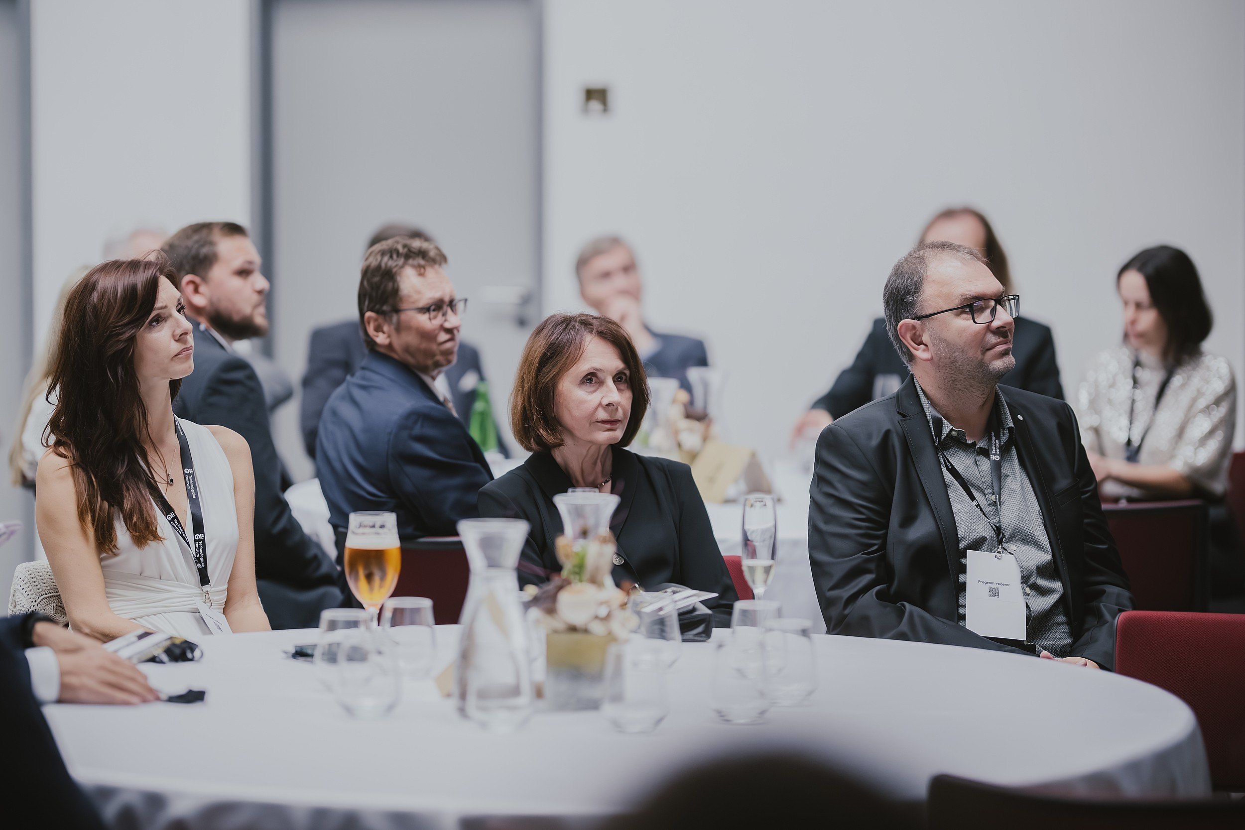 Večer budoucnosti: AI &amp; inovace v srdci Hradce propojil technologii, byznys i město