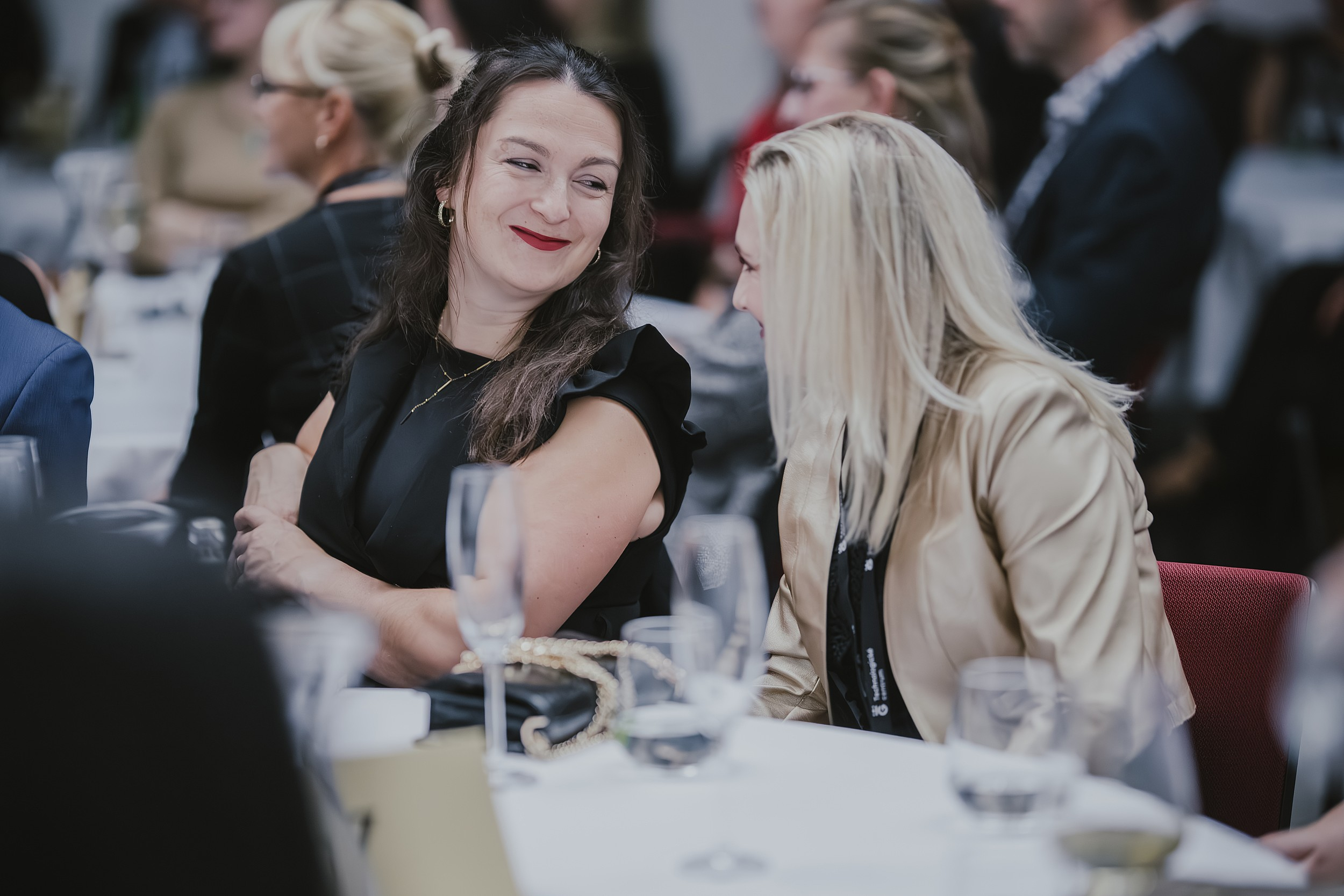 Večer budoucnosti: AI &amp; inovace v srdci Hradce propojil technologii, byznys i město