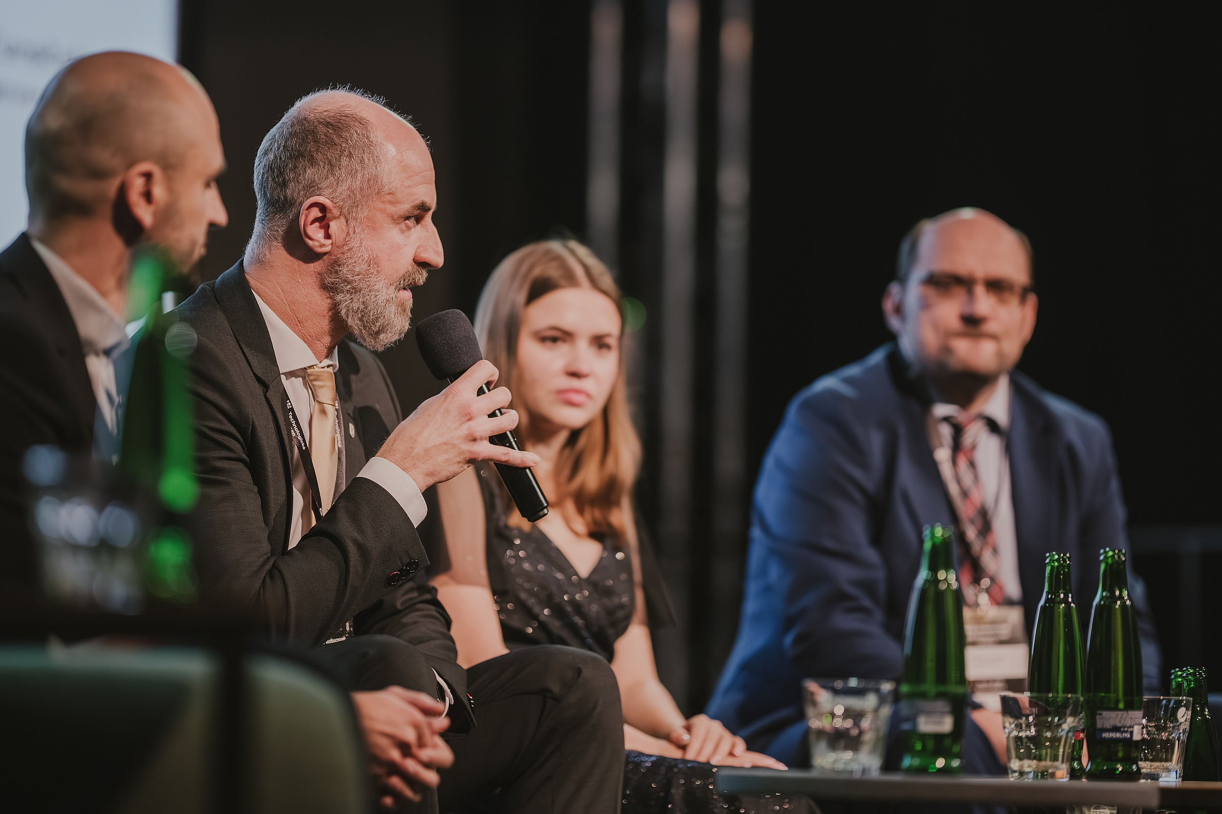 Večer budoucnosti: AI &amp; inovace v srdci Hradce propojil technologii, byznys i město