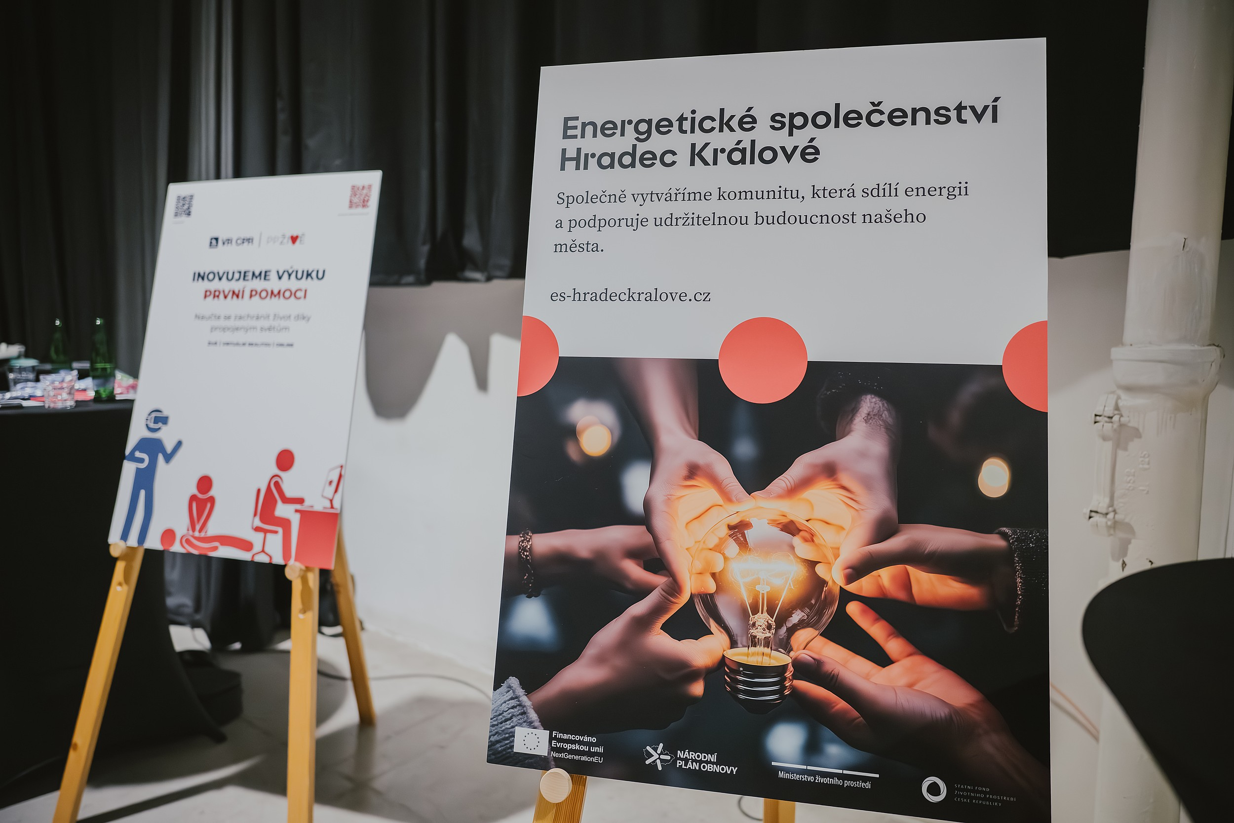 Večer budoucnosti: AI &amp; inovace v srdci Hradce propojil technologii, byznys i město