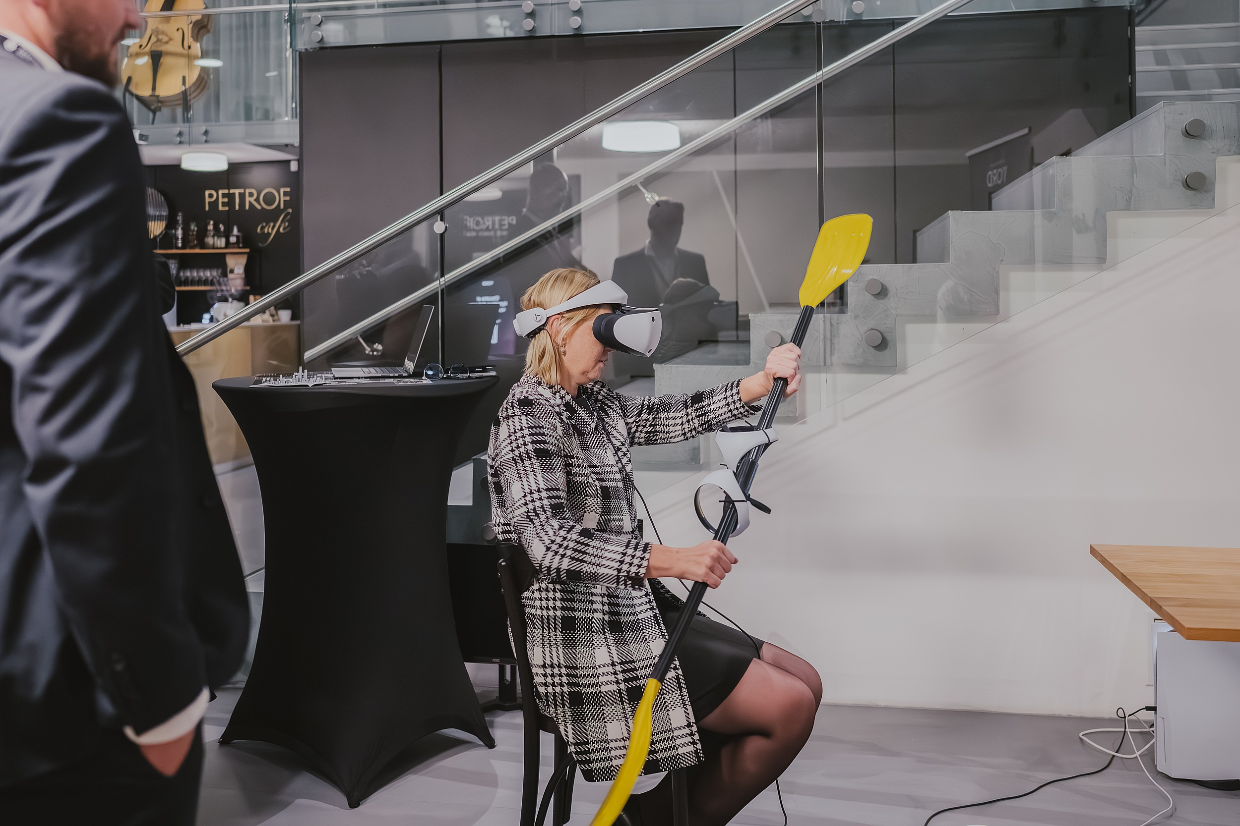 Večer budoucnosti: AI &amp; inovace v srdci Hradce propojil technologii, byznys i město