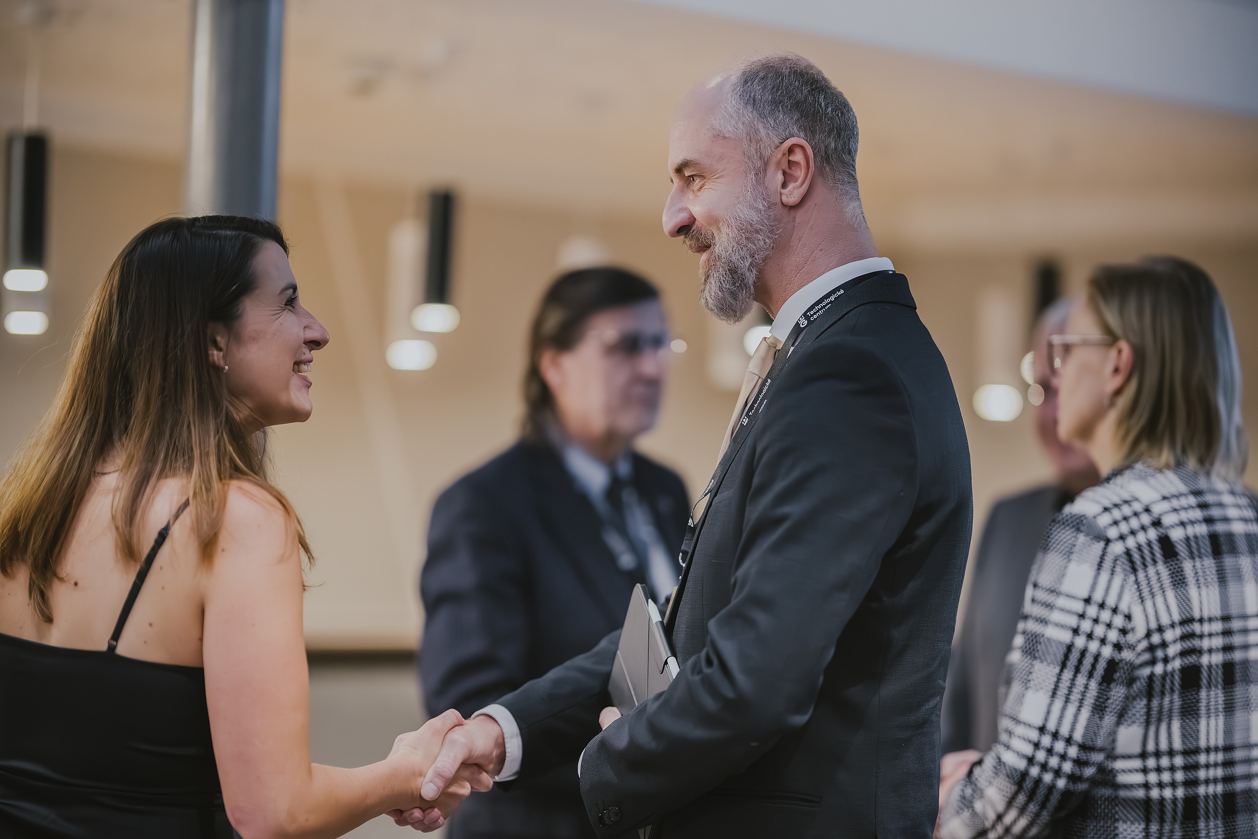 Večer budoucnosti: AI &amp; inovace v srdci Hradce propojil technologii, byznys i město