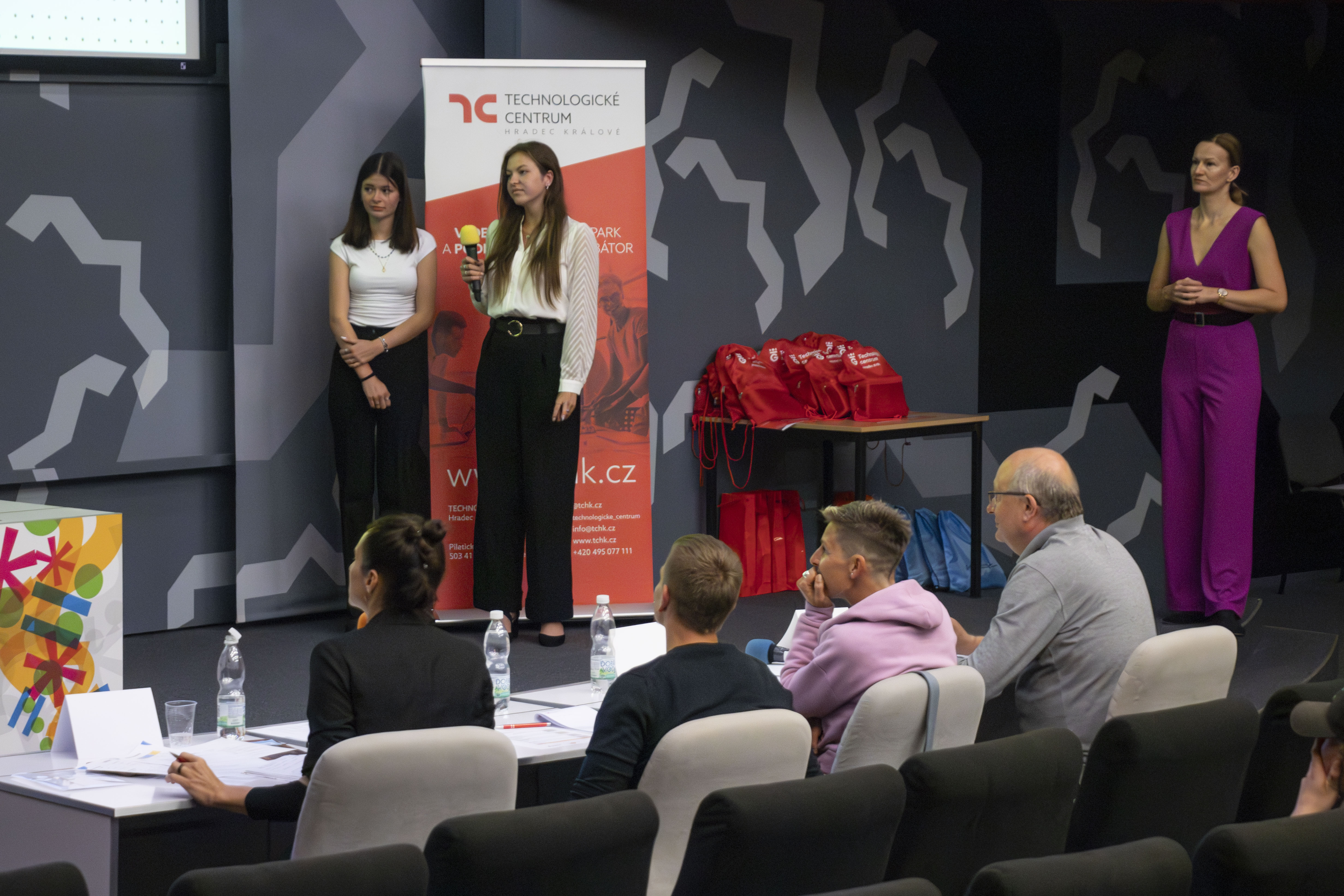 Finále soutěže Podnikání v praxi přineslo inspiraci i naději